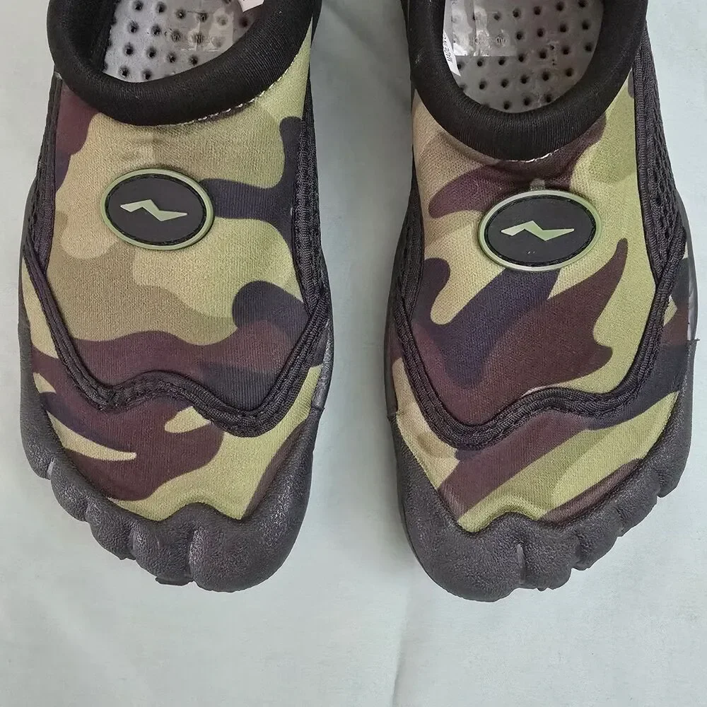 Norty Kids Slip On Camo Green Water Shoes Size 1 New wo Tag Childrens Barefoot
